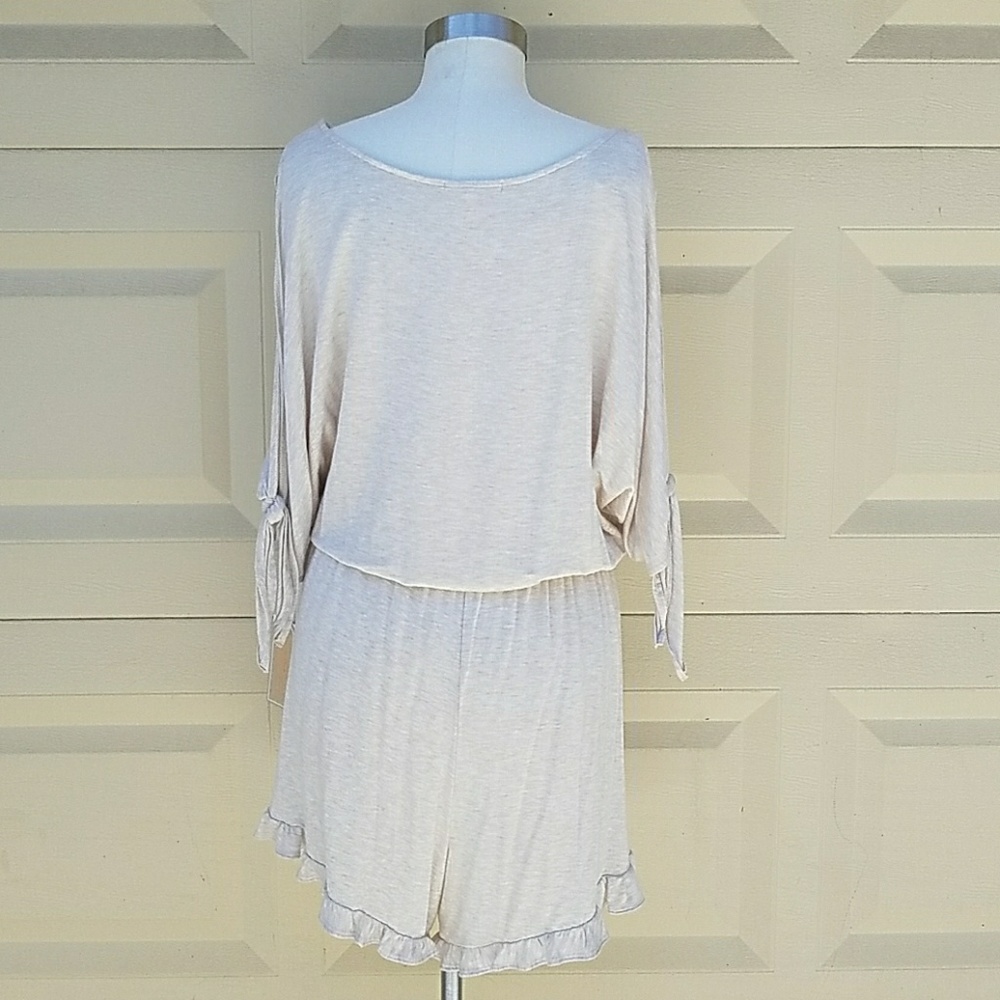 🆕️Copper Key Split Sleeve Ruffle Romper - Picture 3 of 7